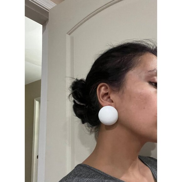White stud earring retro large Snow White statement big dome round earring bold - Picture 2 of 6